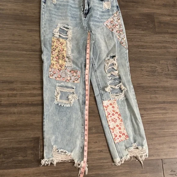 Harper Light Blue Distressed Boyfriend Jeans with Floral Patch - Picture 7 of 8